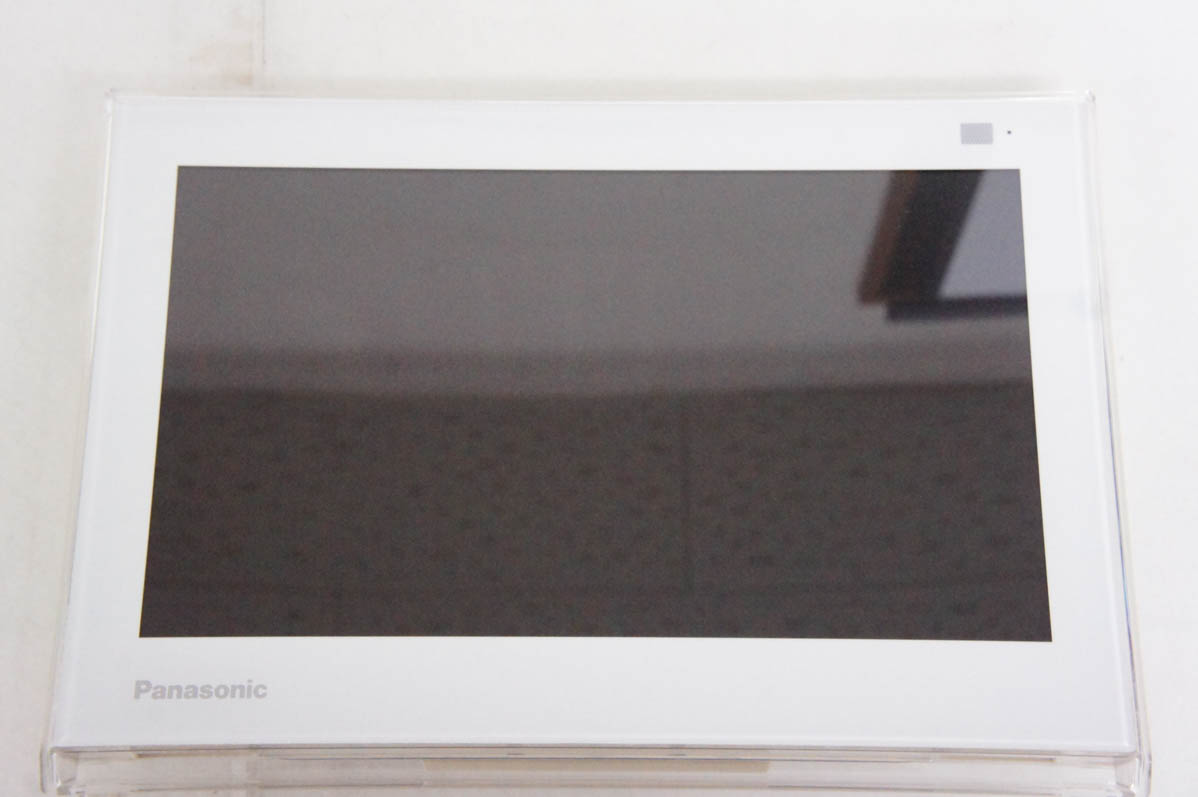 中古 C Panasonicパナソニック 10V型ポータブル地上・BS・110度