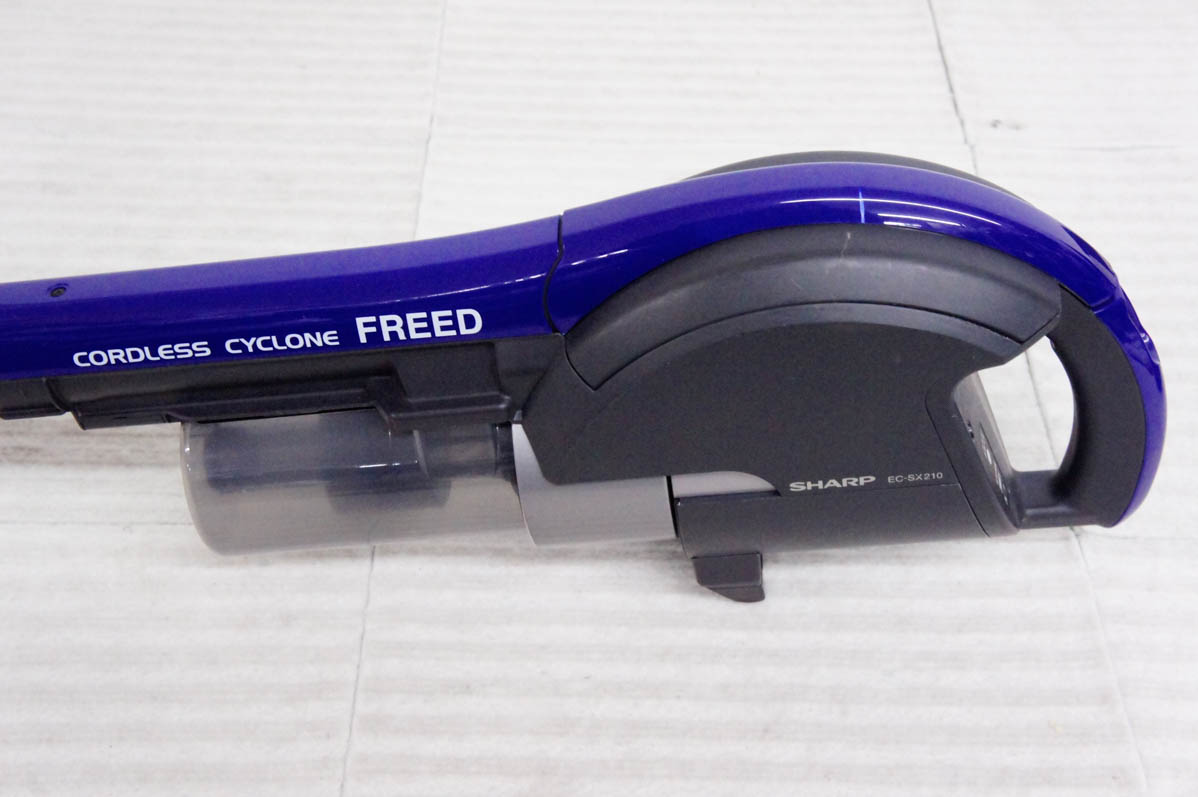 中古 SHARPシャープ コードレスサイクロン掃除機 スティックタイプ FREED フリード 2 EC-SX210 充電式掃除機｜snet-shop｜02