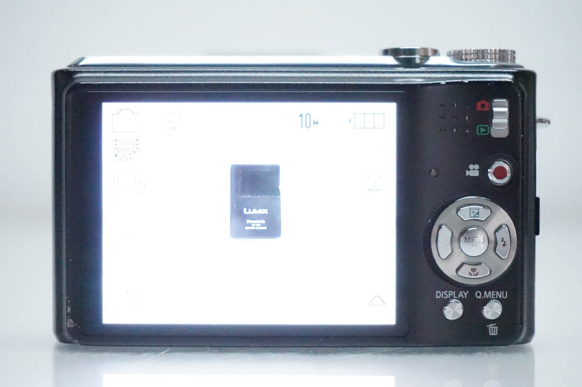 【美品】LUMIX コンパクトデジタルカメラ 10メガピクセル シルバー Amazon | パナソニック デジタルカメラ LUMIX (ルミックス) ZX1