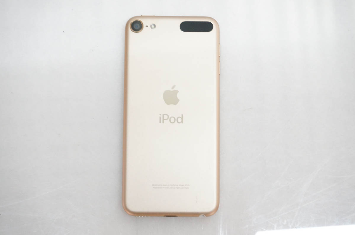 中古 Appleアップル 第7世代 iPod touch 32GB MVHU2J/A ブルー : エス
