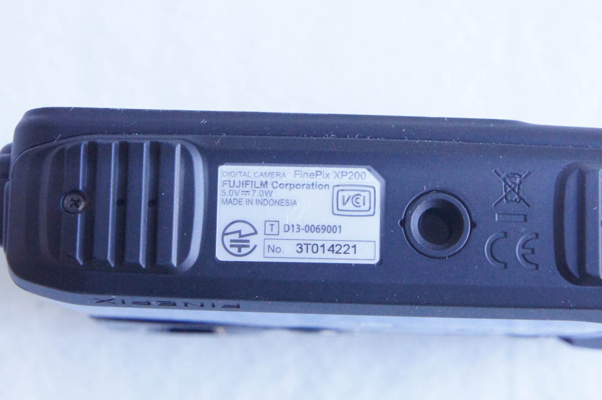 中古 FUJIFILM富士フイルム コンパクトデジタルカメラ FinePix XP200