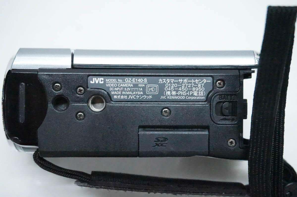 JVC Everio ビデオカメラ　GZ-E140-W 中古 JVC Victorビクター エブリオEverio ハイビジョンメモリービデオ