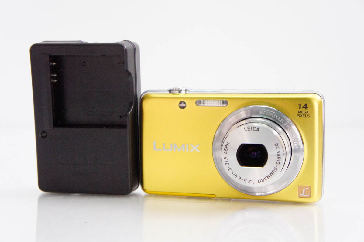 中古 Panasonicパナソニック コンパクトデジタルカメラ LUMIX