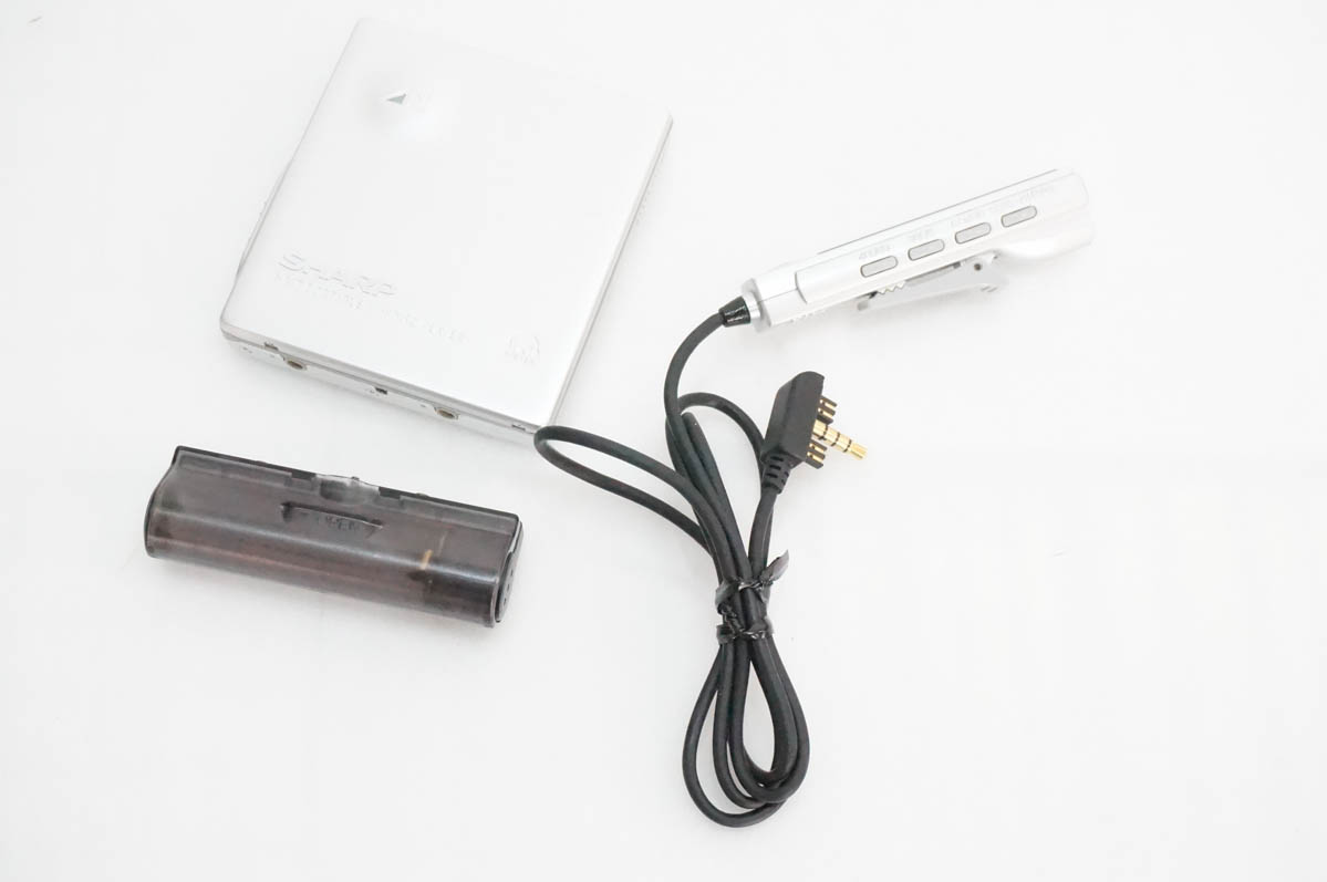 【動作品】　シャープ ポータブルMDプレーヤー MD-DS8-H Auvi 中古 SHARPシャープ 1ビット ポータブルMDプレーヤー MDLP対応 MD-DS8