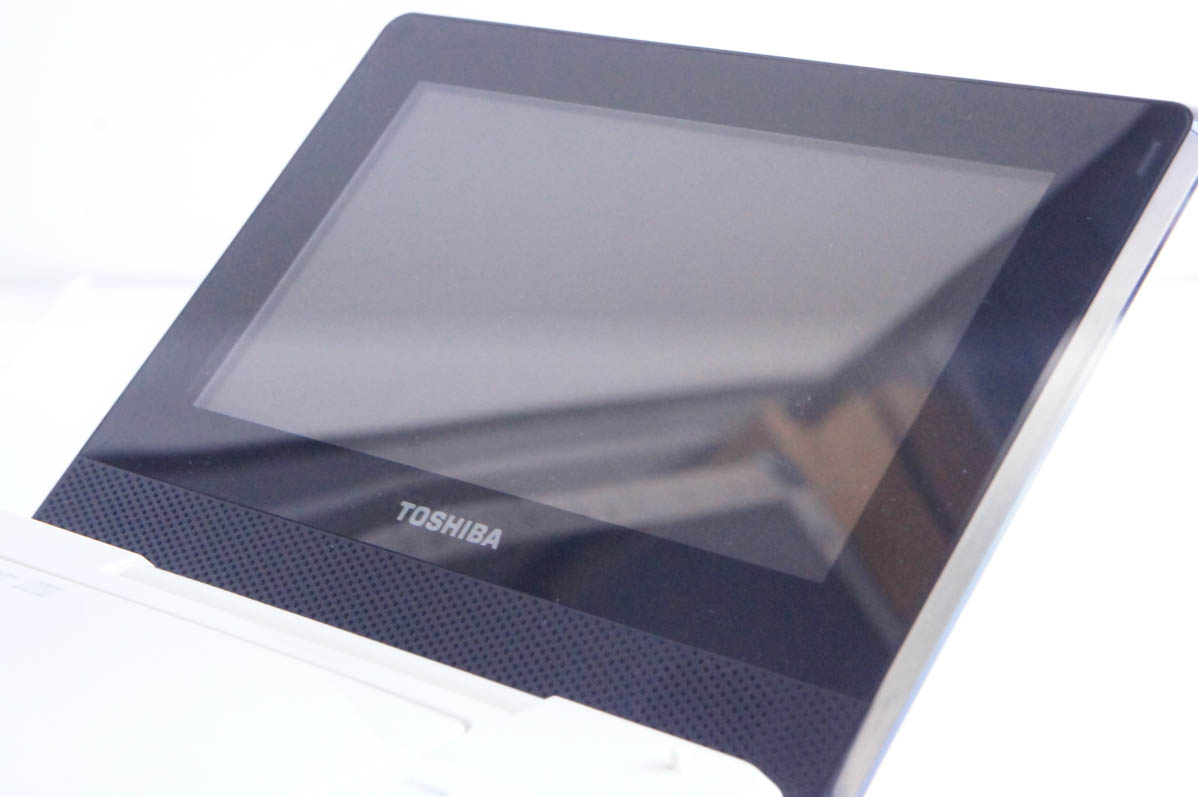 取引中止中・値下げ！中古・東芝レグザ・ポータブルDVDプレイヤーＳＤ－Ｐ７７ＳＷ・2014製 中古 東芝TOSHIBA 7V型ポータブルDVDプレーヤー REGZAレグザ SD-P77SW