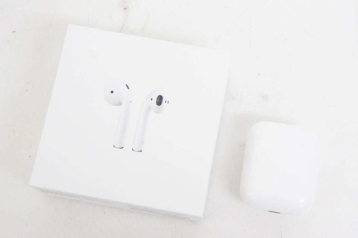 中古 Appleアップル ワイヤレスイヤホン AirPodsエアポッズ 第2世代
