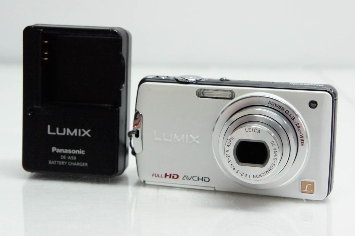 中古 Panasonicパナソニック コンパクトデジタルカメラ LUMIX