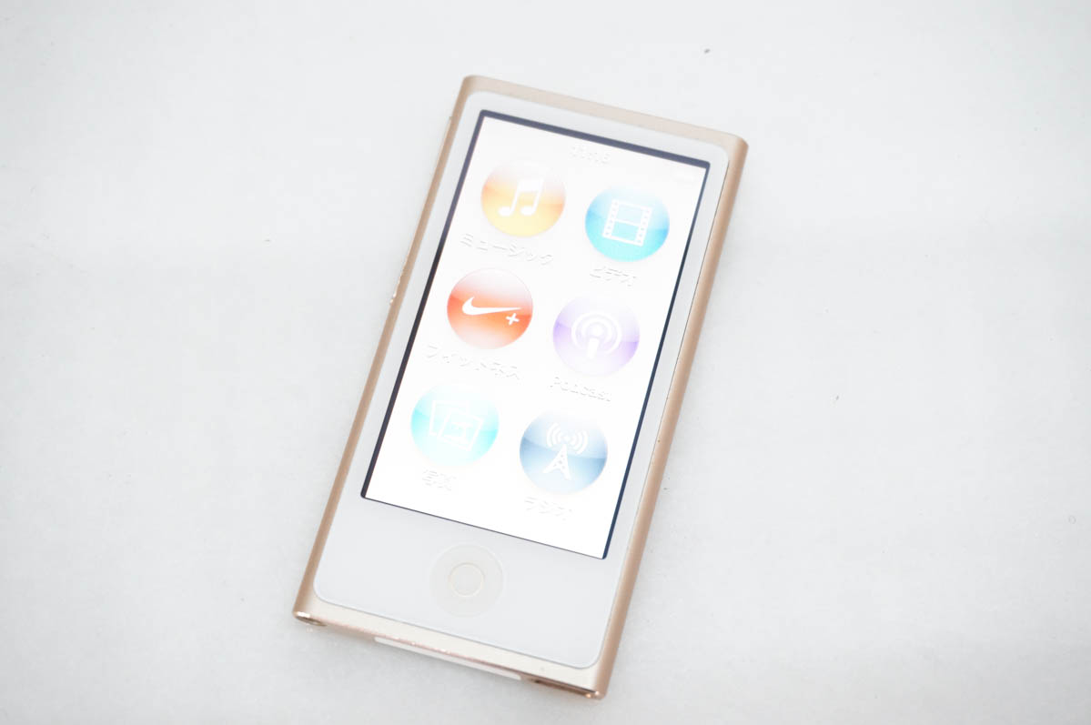 中古 C Appleアップル 第7世代 iPod nano 16GB ゴールド MKMX2J : エス