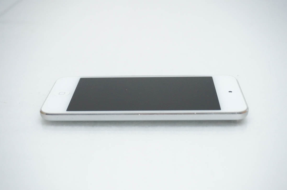 中古 Appleアップル 第7世代 iPod touch 32GB MVHV2J/A シルバー