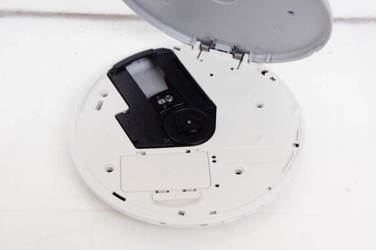 中古 Panasonicパナソニック ポータブル CDプレーヤー SL-CT520 : エス