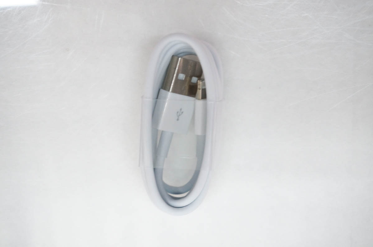中古 Appleアップル Magic Trackpad マジックトラックパッド MJ2R2J/A