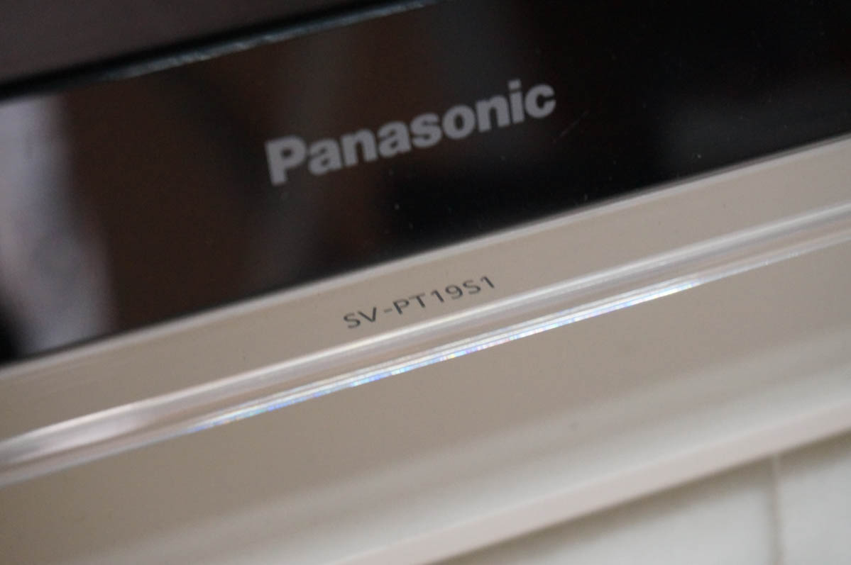 中古 Panasonicパナソニック 19V型デジタル ポータブルテレビ