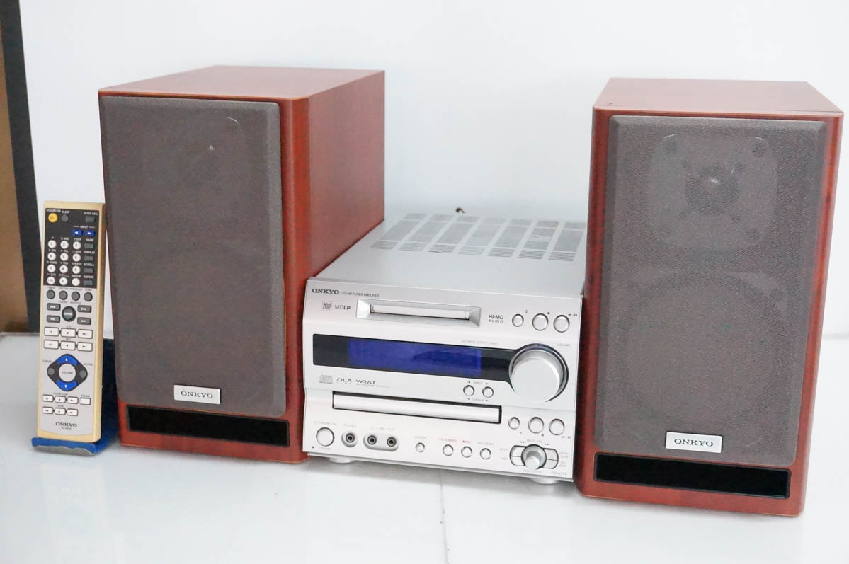 ONKYO X-N7TX CD MDチューナーアンプシステム ミニコンポ 美品 中古 ONKYOオンキヨー CD/MDチューナーアンプシステム X-N7TX