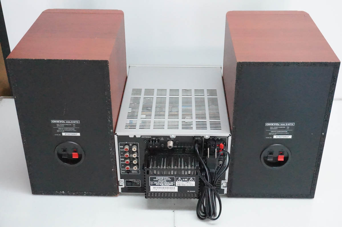 ONKYO X-N7TX CD MDチューナーアンプシステム ミニコンポ 美品 中古 ONKYOオンキヨー CD/MDチューナーアンプシステム X-N7TX