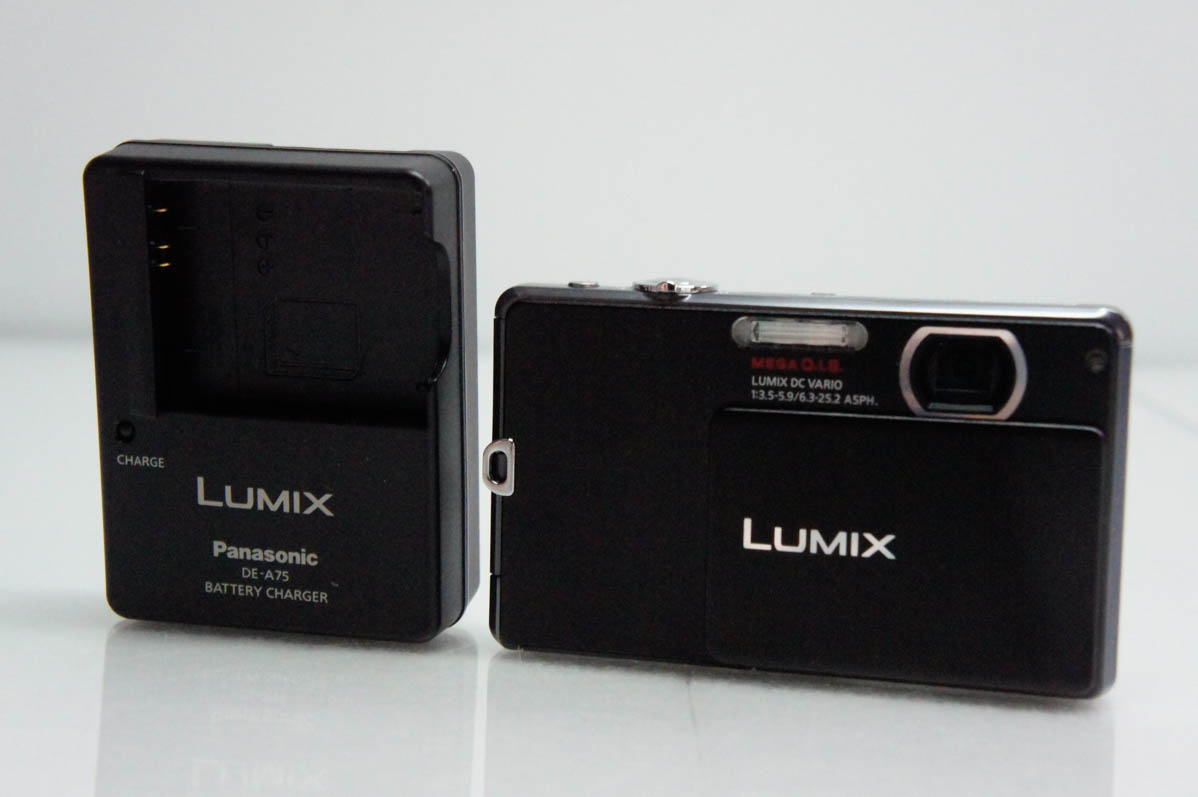 中古 Panasonicパナソニック コンパクトデジタルカメラ LUMIX