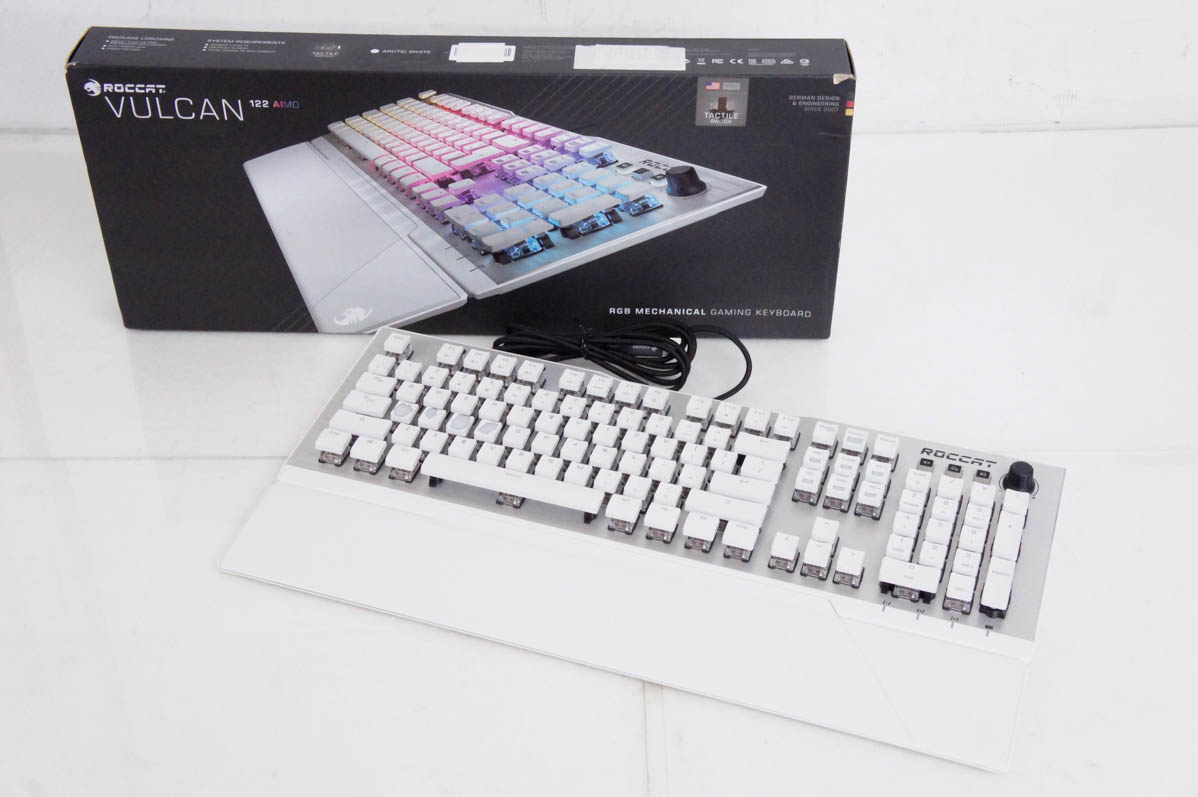 中古 C ROCCAT メカニカルゲーミングキーボード Vulcan 122 AIMO RGB US英語配列 ROC-12-941-BN｜snet-shop