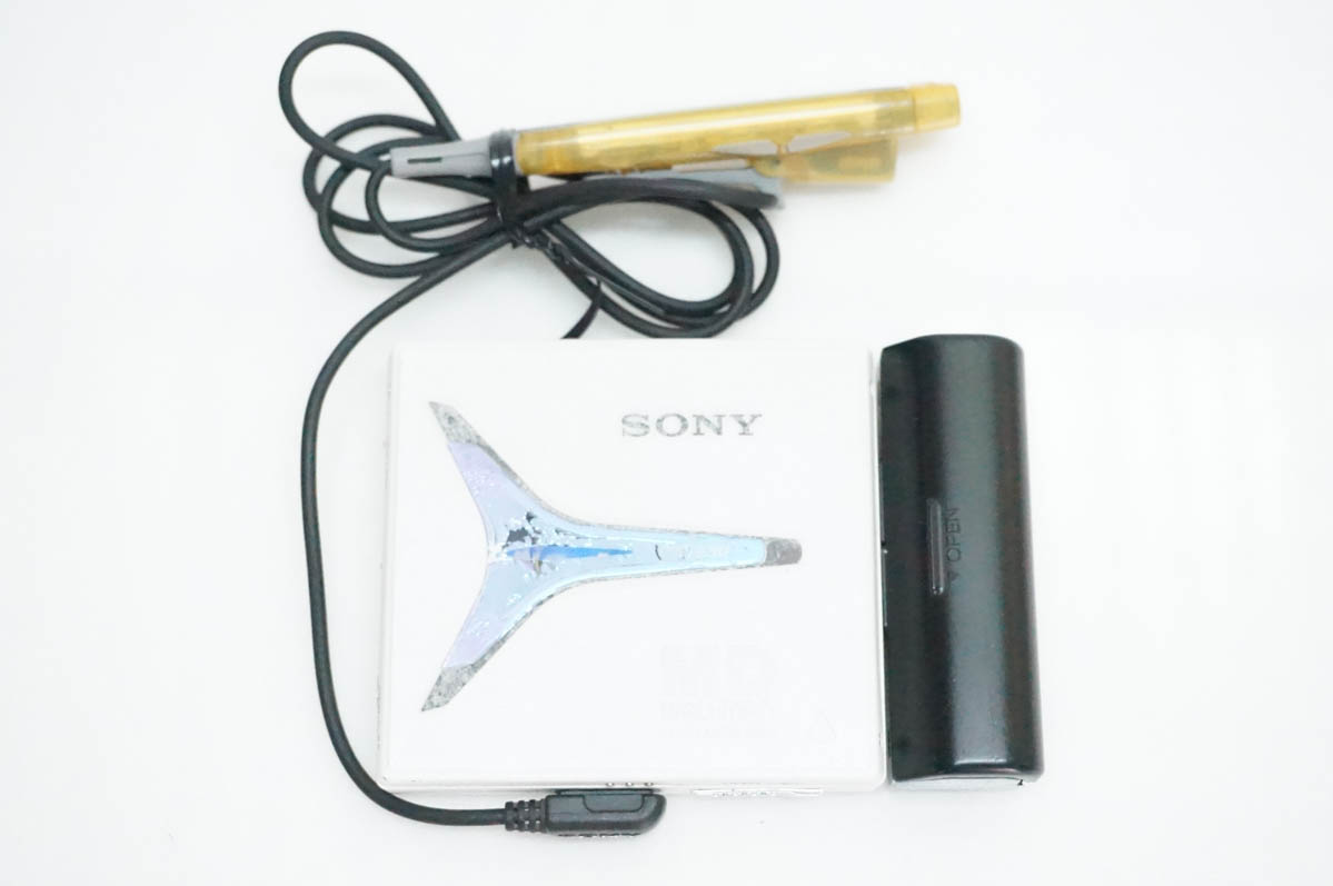 中古 C SONYソニー ポータブルMDプレーヤー MDウォークマン MZ-E90