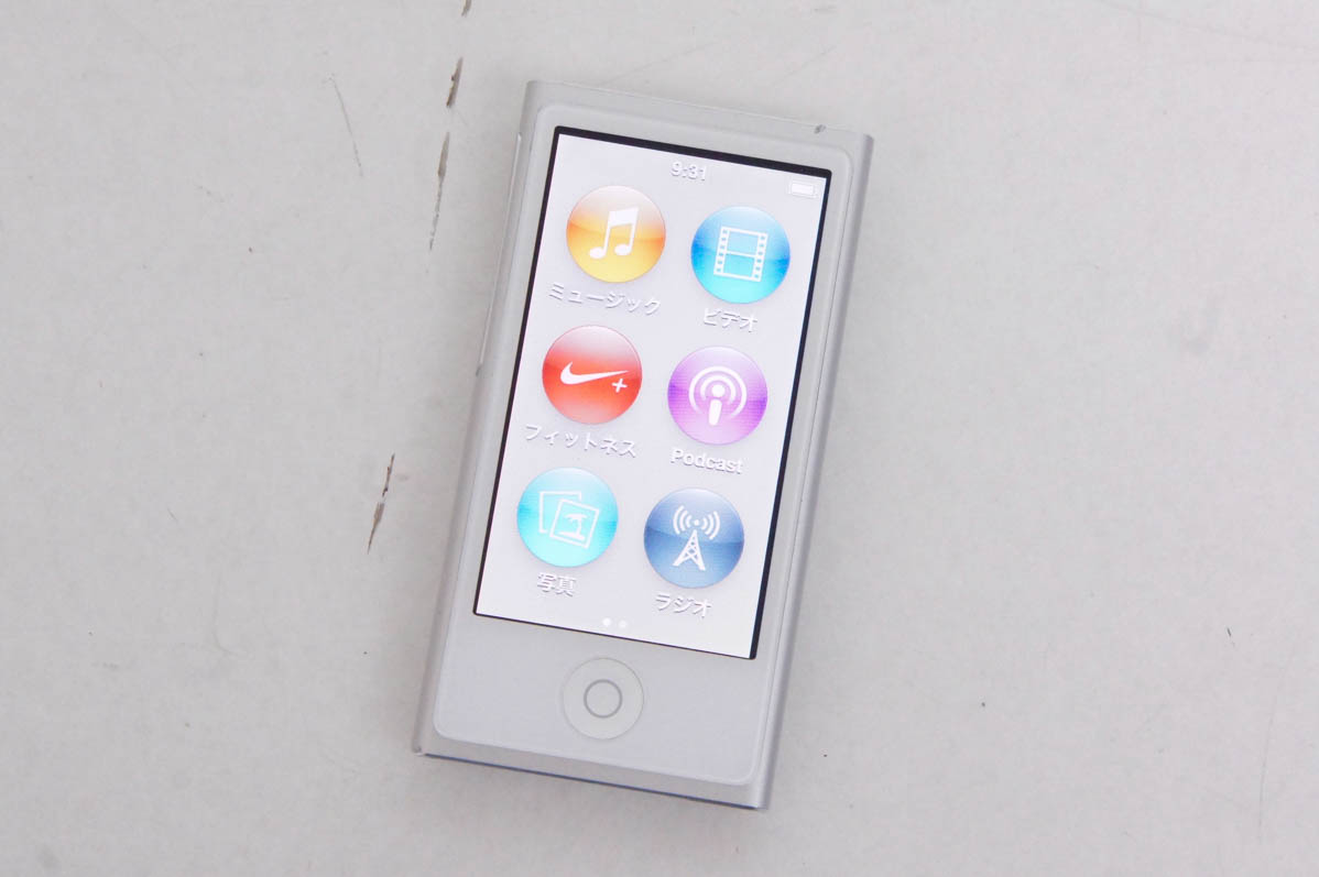 美品Apple iPod nano 16GB シルバー 第7世代 MD480LL/A