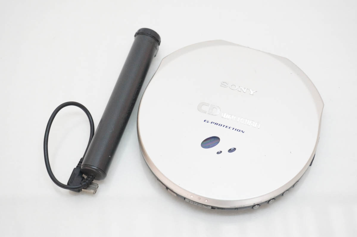 中古 SONYソニー ポータブルCDプレーヤー D-E990 CD Walkman : エス