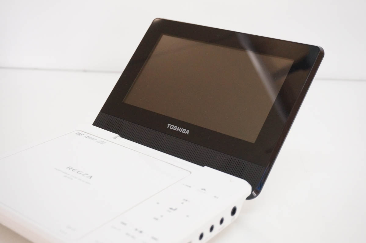 取引中止中・値下げ！中古・東芝レグザ・ポータブルDVDプレイヤーＳＤ－Ｐ７７ＳＷ・2014製 中古 東芝TOSHIBA 7V型ポータブルDVDプレーヤー REGZAレグザ SD-P77SW