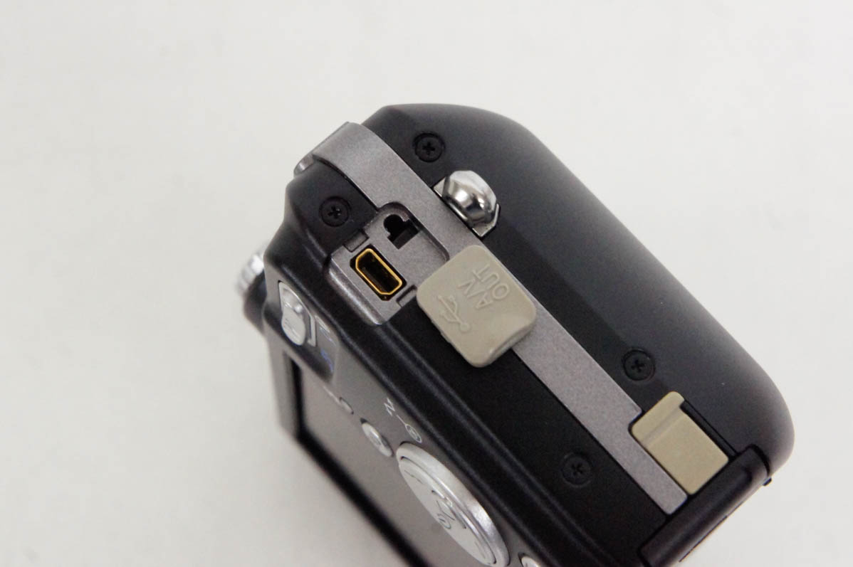 中古 C NIKONニコン コンパクトデジタルカメラ COOLPIXクールピクス P1