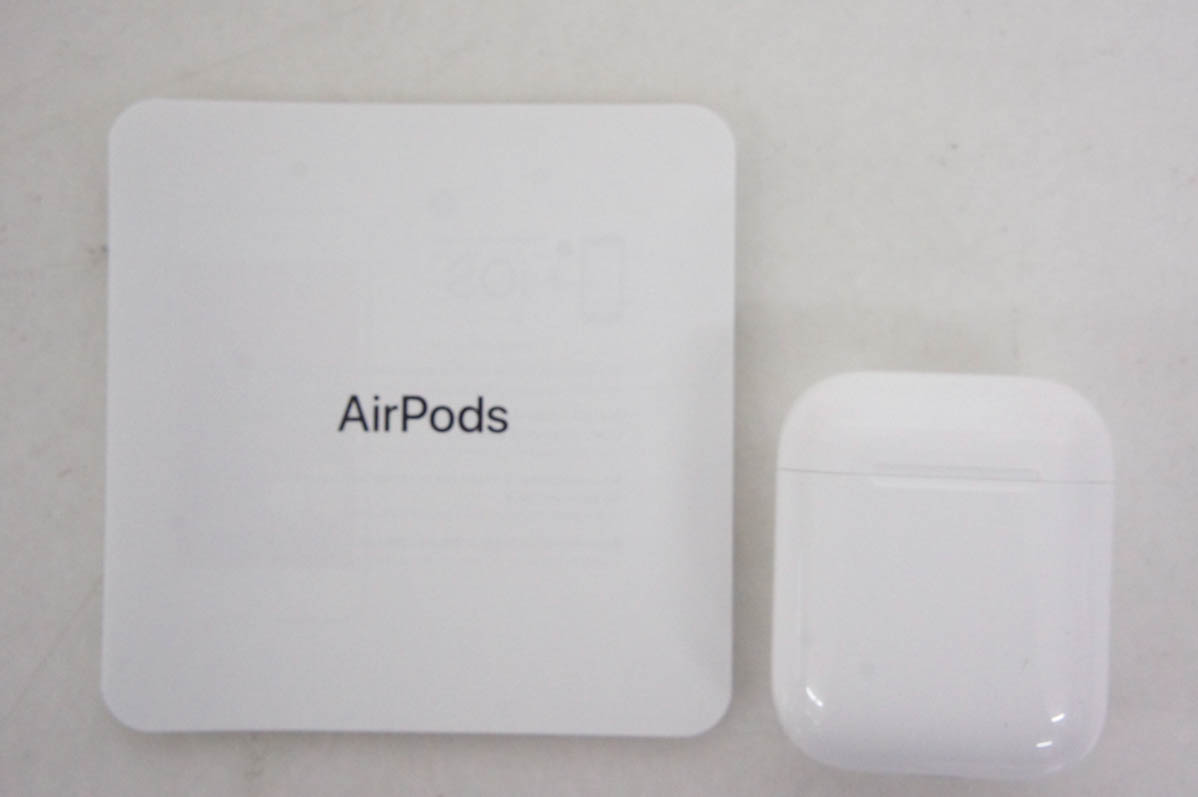 中古 Appleアップル ワイヤレスイヤホン AirPodsエアポッズ 第2