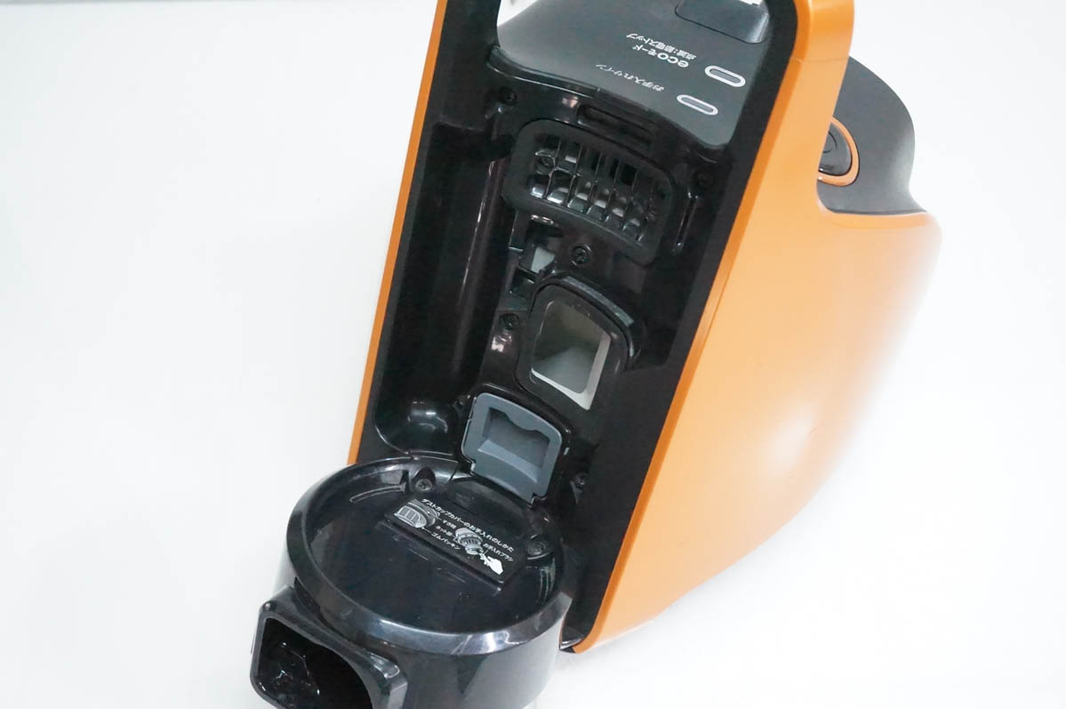 中古 本体のみ 東芝TOSHIBA TORNEO V サイクロンクリーナー VC-JS5000
