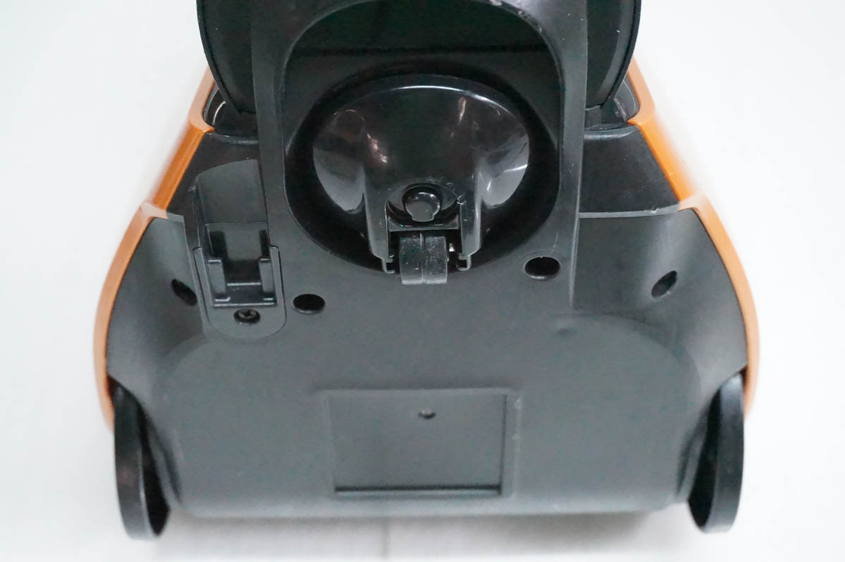 中古 本体のみ 東芝TOSHIBA TORNEO V サイクロンクリーナー VC-JS5000