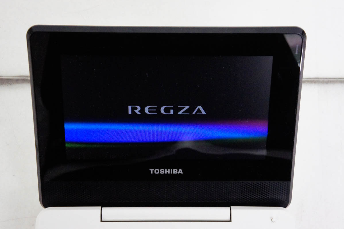 TOSHIBA REGZA SD-P77SW 7v型 ホワイト DVDプレーヤー 中古 東芝TOSHIBA 7V型ポータブルDVDプレーヤー REGZAレグザ SD