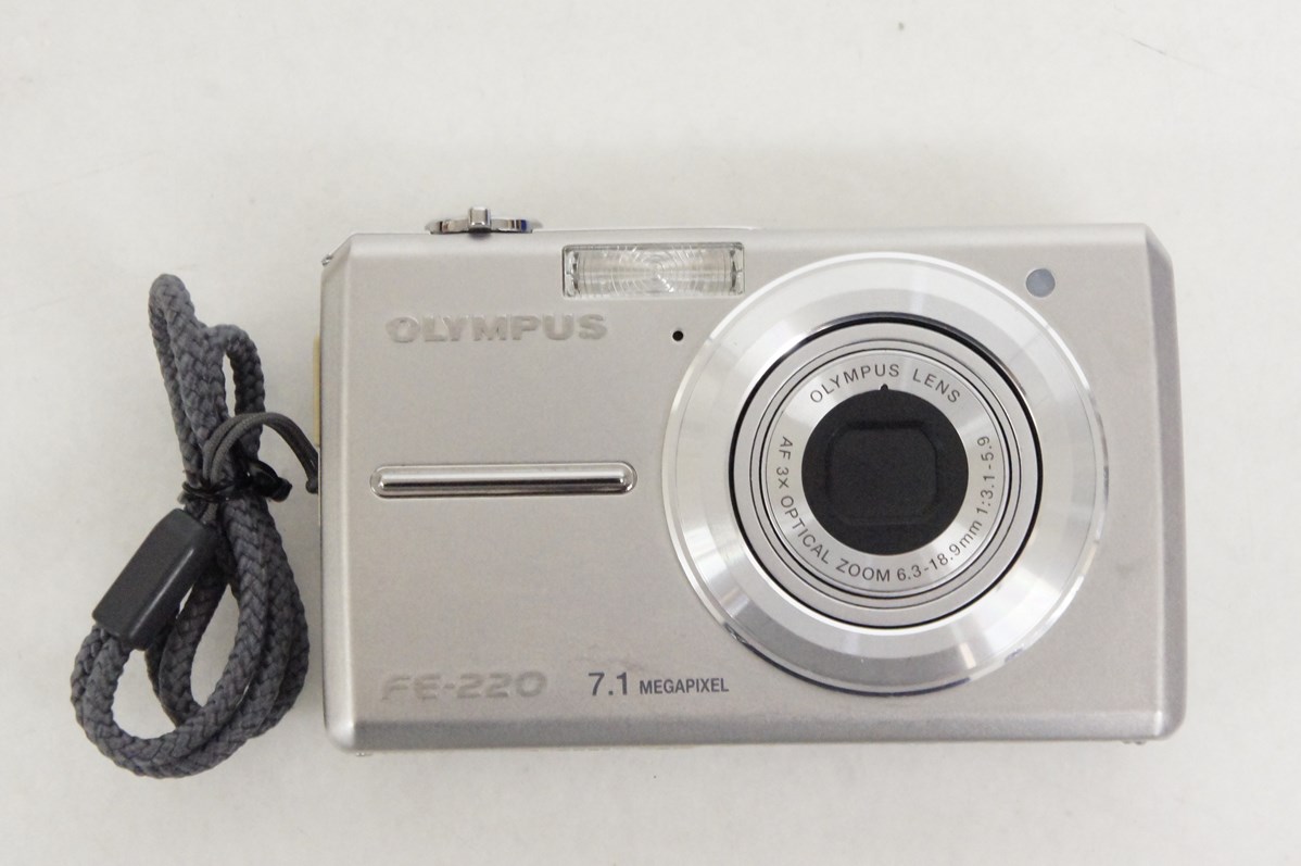 OM SYSTEM PEN E-P7 14-42mm EZ レンズキット(シルバー) : 特価