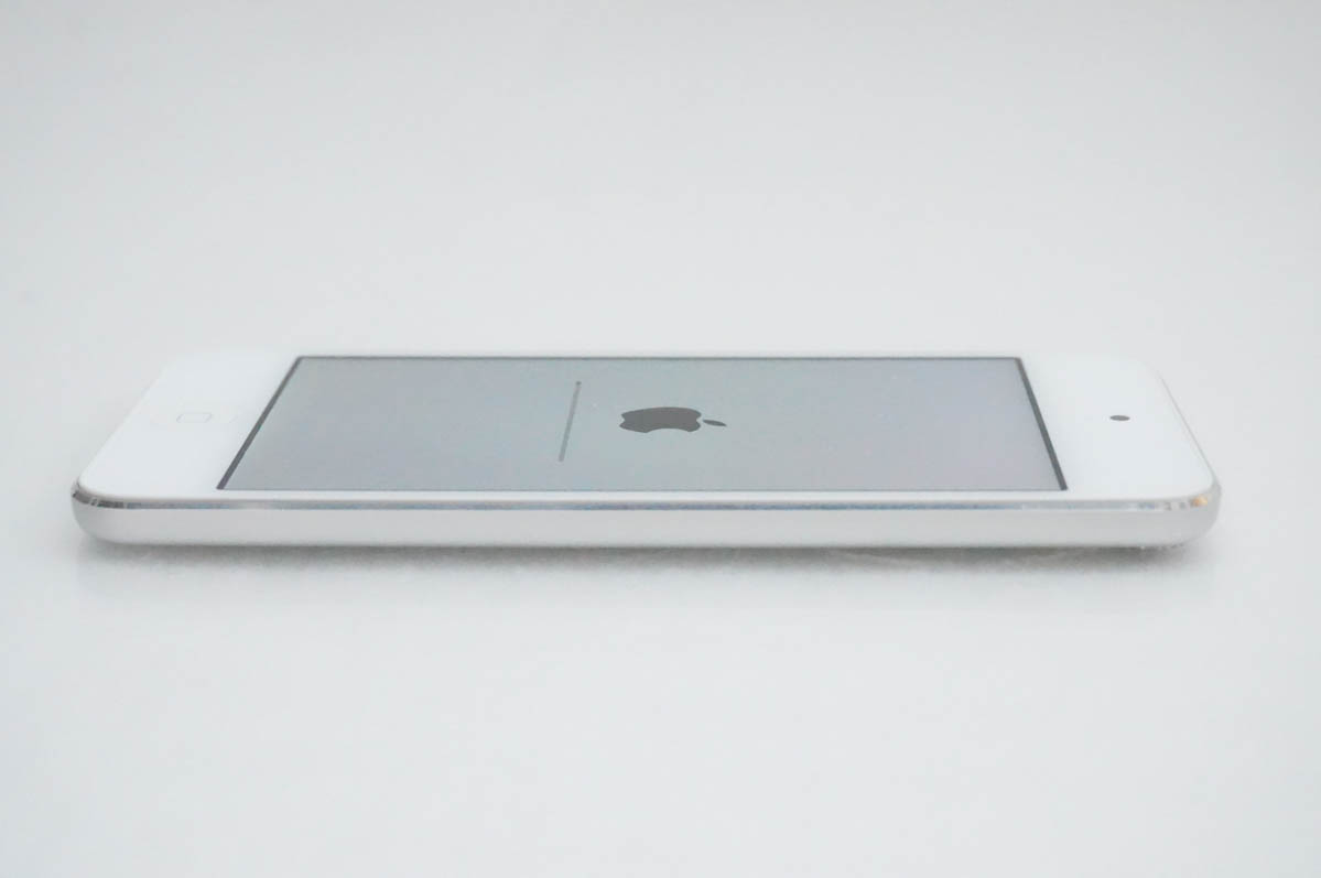 中古 Appleアップル 第7世代 iPod touch 32GB MVHV2J/A シルバー