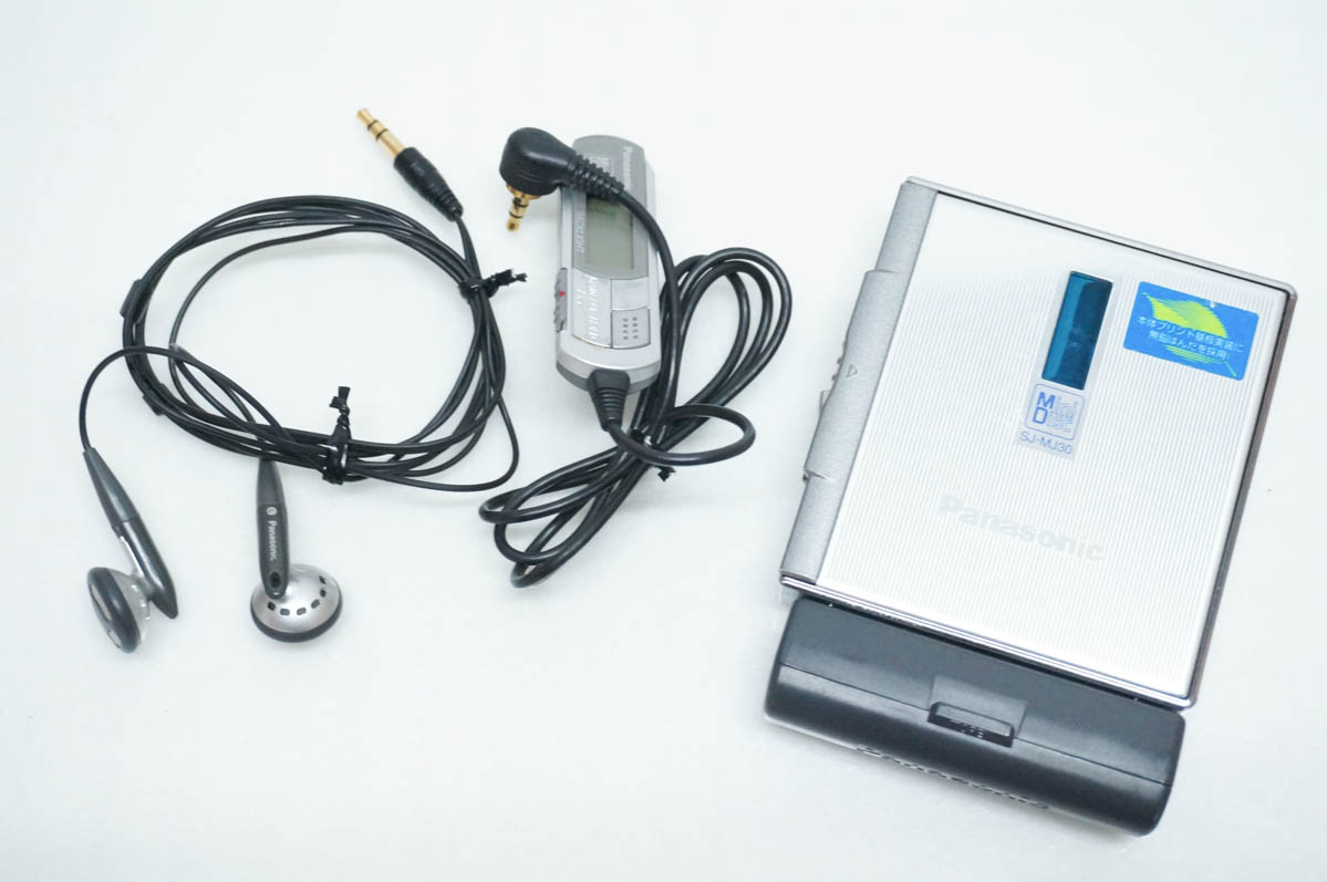 Panasonic MDプレーヤー SJ-MJ30 シルバー【新品？開封品】 中古 Panasonicパナソニック ポータブルMDプレーヤー SJ-MJ30 : エス