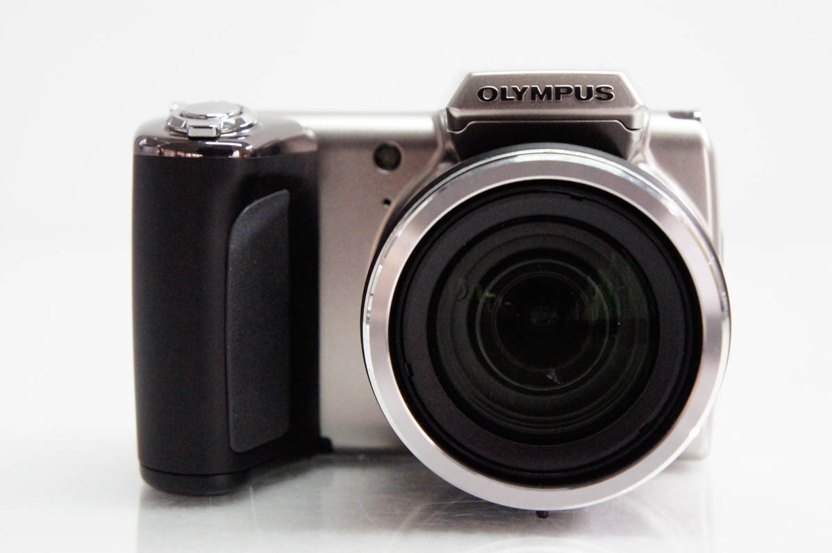 【中古】OLYMPUS デジタルカメラ SP-620UZ シルバー 1600万画素 光学21倍ズーム DUAL IS ハイビジョンムービー 3.0型LCD 広角25mm 3Dフォト機能 単三電池 Amazon | OLYMPUS デジタルカメラ SP-620UZ シルバー 1600万画素 光学