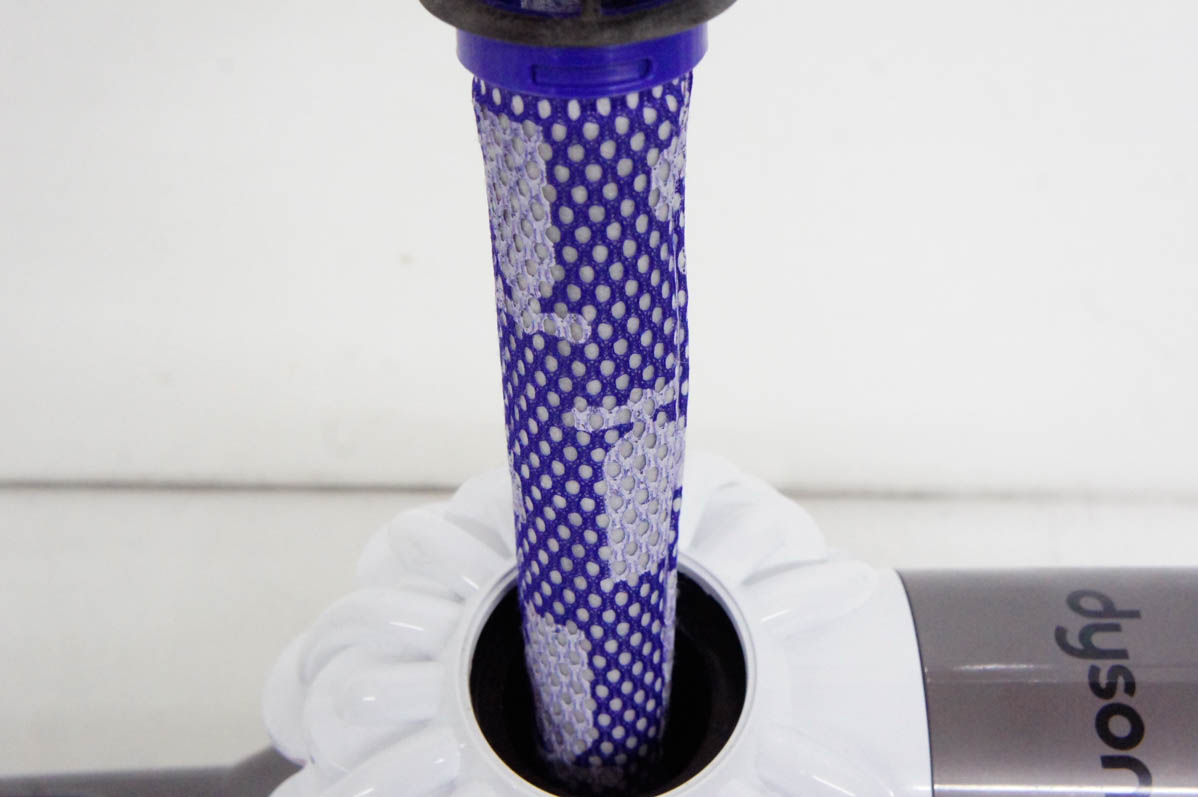 中古 Dysonダイソン サイクロン式掃除機 コードレスクリーナー V6 Slim  