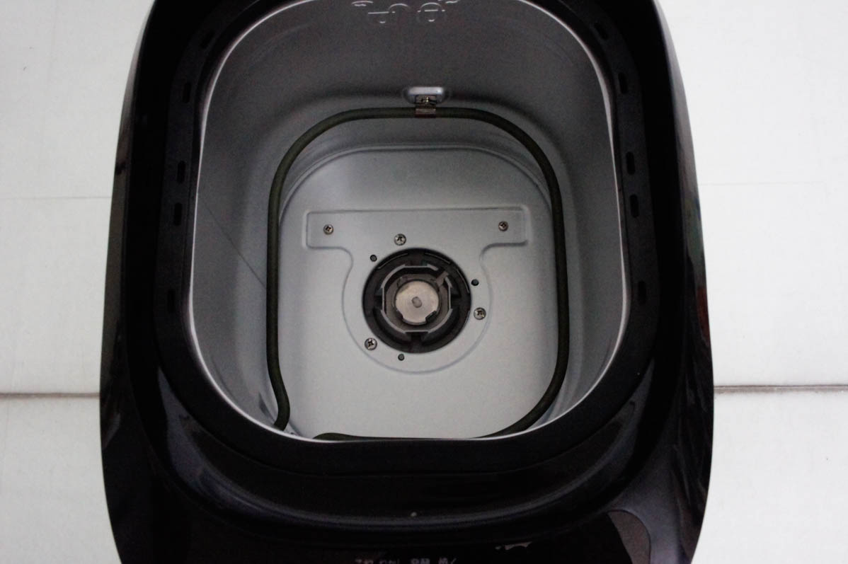 【新品！未使用•未開分】アイリスオーヤマ　ホームベーカリー IBM-020 新品！未使用•未開分】アイリスオーヤマ ホームベーカリー IBM-020