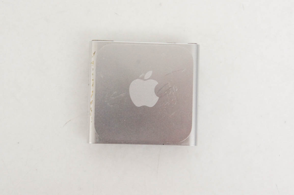 中古 Appleアップル iPod nano 8GB シルバー 第6世代 MC525J