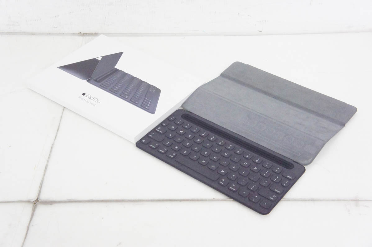 中古 Appleアップル 9.7インチiPad Pro用 Smart Keyboardスマート 中古 Appleアップル 9.7インチiPad Pro用 Smart Keyboardスマート