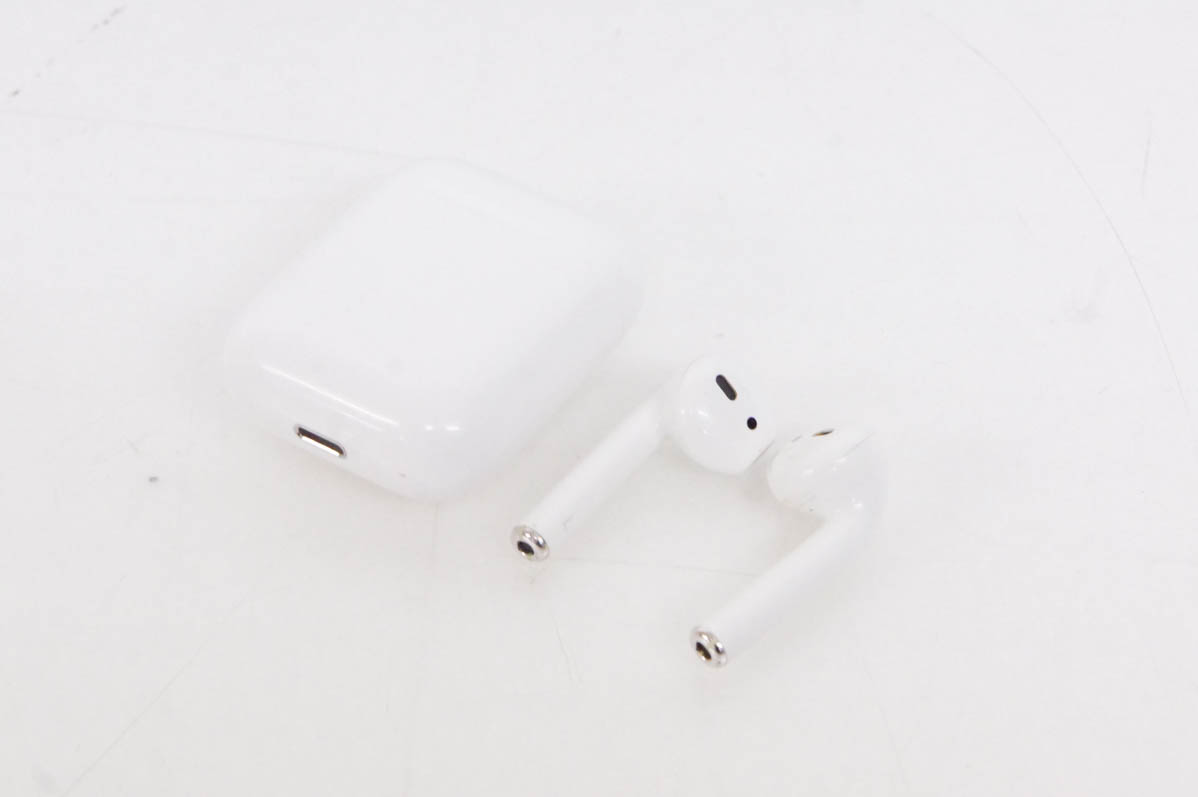 中古 Appleアップル ワイヤレスイヤホン AirPodsエアポッズ 第1世代 MMEF2J/A :d1390524:エスネットショップ ヤフー店