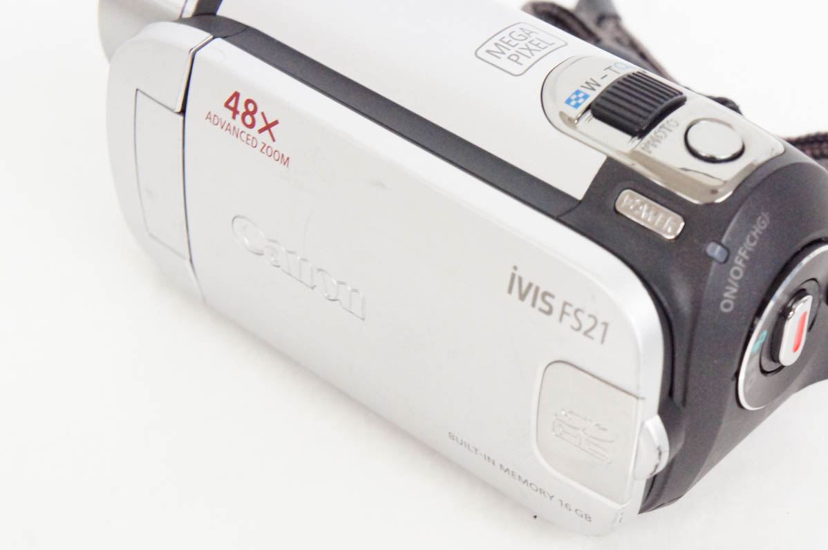 Canon　iVIS FS21　ビデオカメラ　内蔵メモリ　SDHC対応 iVIS キヤノン ビデオカメラ CANON FS21 中古 新品SDカード付き