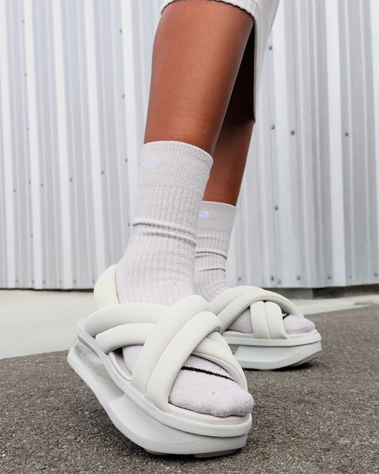 NIKE（ナイキ） エアマックス アイラ ホワイト W AIR MAX ISLA SANDAL