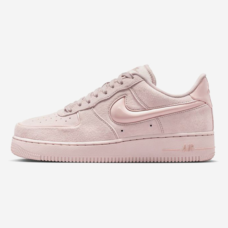 NIKE（ナイキ） レディース スニーカー W AIR FORCE 1 07