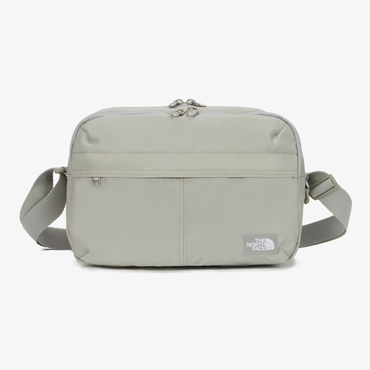 良品✨ザノースフェイス トラベルクロス ショルダーバッグ 肩掛け ホワイト THE NORTH FACE（ザ ノースフェイス） ノースフェイス ショルダー