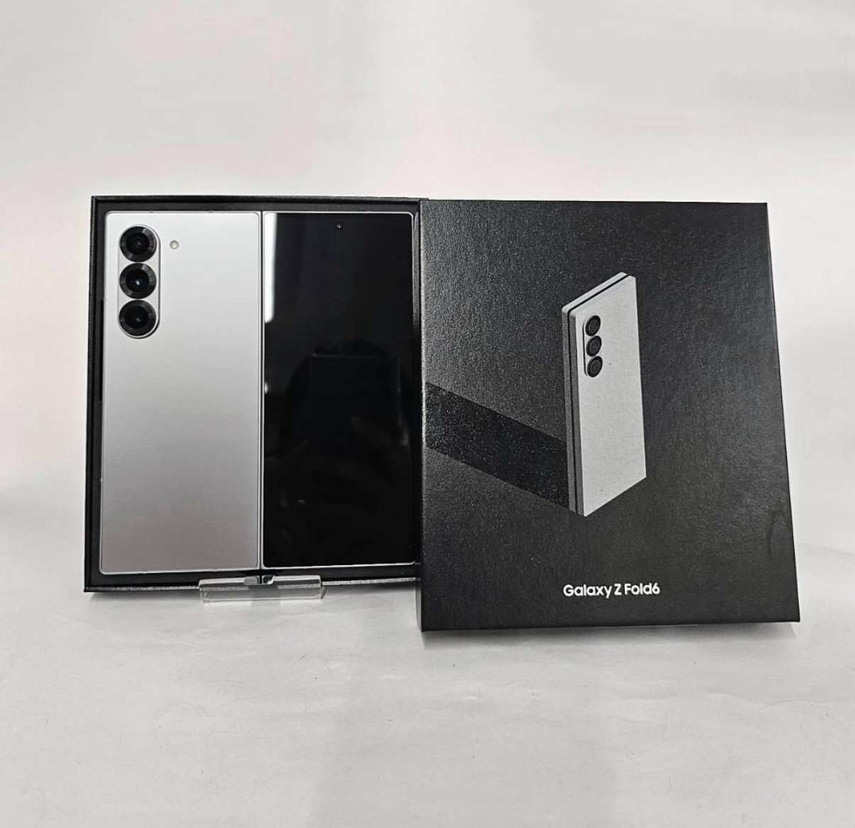 Galaxy Z Fold6 シルバー 本体 SIMフリー 512GB Sランク 韓国版