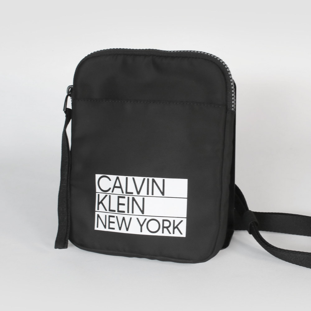 カルバンクライン Calvin Klein ショルダーバッグ FLATPACK S