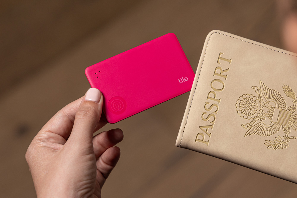 スマートトラッカー Life360 Tile Slim (2024) ライトブルー/ピンク 電池交換不可(最大約3年)タイルスリム 探し物 Bluetoothトラッカー IP68防水 | Tile | 16