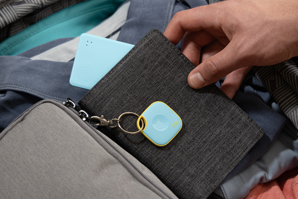 スマートトラッカー Life360 Tile Slim (2024) ライトブルー/ピンク 電池交換不可(最大約3年)タイルスリム 探し物 Bluetoothトラッカー IP68防水 | Tile | 17