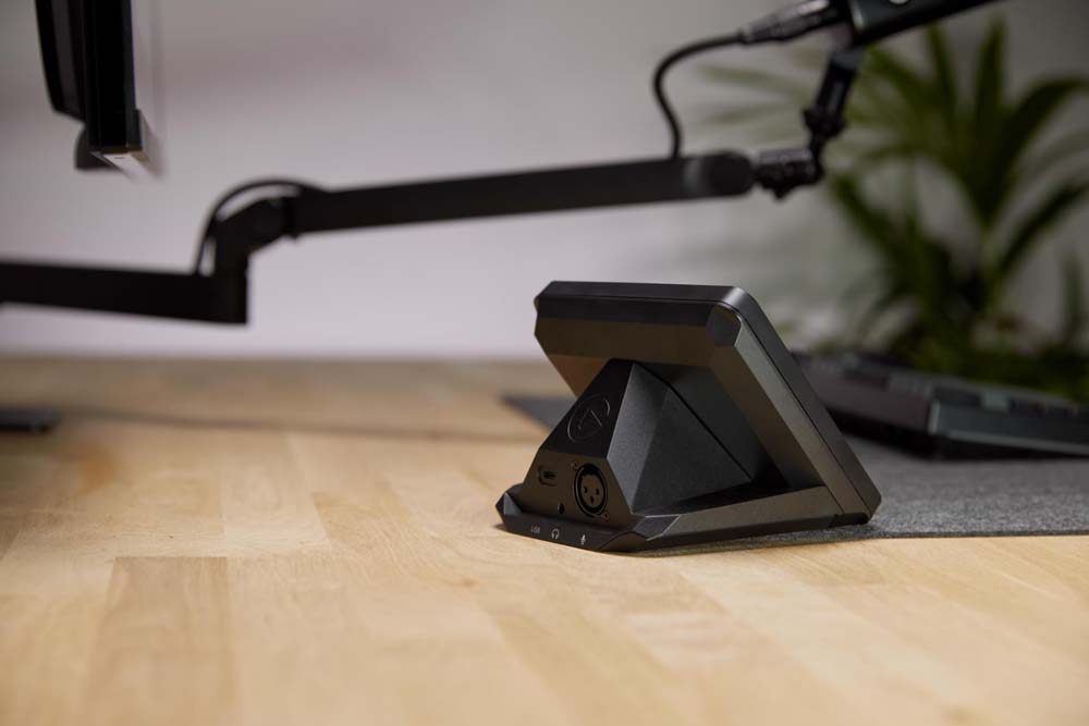 Elgato XLR Dock MK.2 for Stream Deck + ストリームデッキ用XLRドック MK.2 エルガト コルセア 10GBQ9901 ※2025年3月13日発売 |  | 08