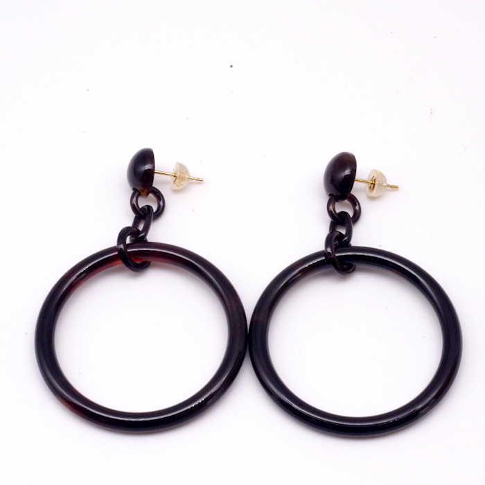 鼈甲のピアス、ブレスレットのセット 鼈甲のピアス、ブレスレットのセット