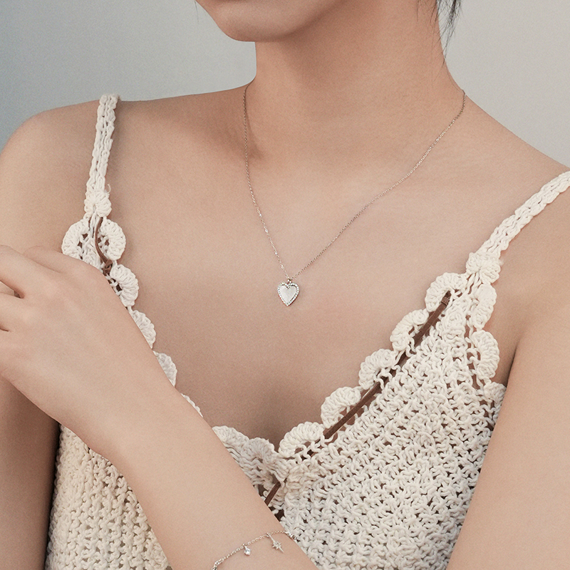 マユ　チャーム　ハート　ネックレス　パール　シルバー ネックレス シルバー925ハートネックレス 韓国アクセサリー : Queens