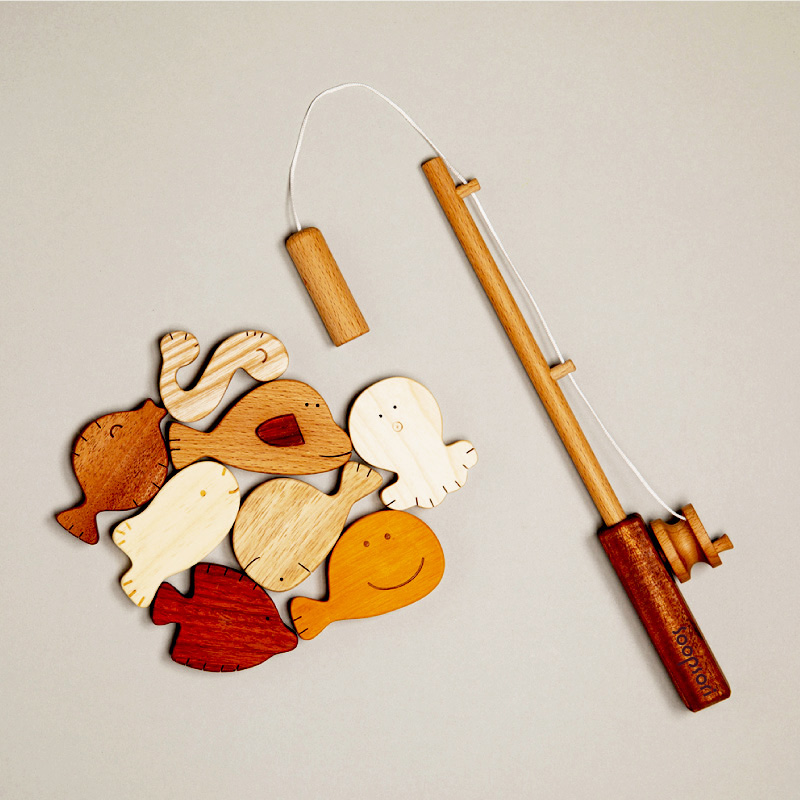 木製 釣り道具 伝統的なデザイン fish8-logo.jpg